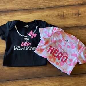 2 NWOT short sleeve bodysuits.  SIZE 6-9